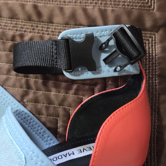 Steve Madden "Vices" Stilleto - Picture 6 of 10